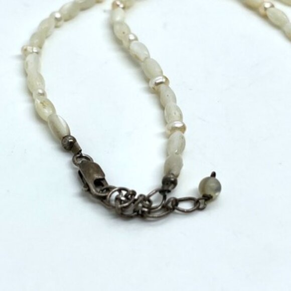 VINTAGE MOTHER OF PEARL MOP CARVED LEAF PENDANT NECKLACE PEARLS 925 STERLING - Picture 12 of 15